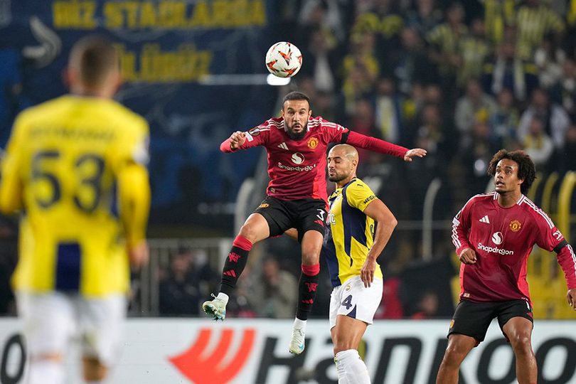 library_upload_21_2024_10_996x664_man-united-fenerbahc_24f0b34