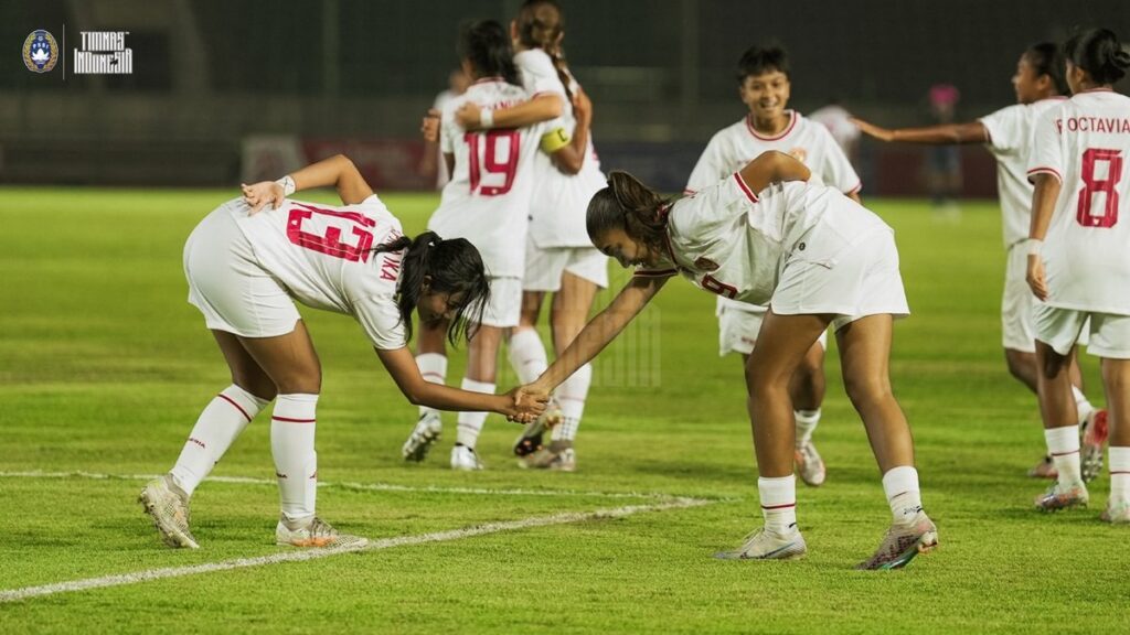 hasil-babak-pertama-timnas-putri-indonesia-vs-singapura-di-piala-aff-wanita-2024-garuda-pertiwi-memimpin-2-0-duS1NzJqL6